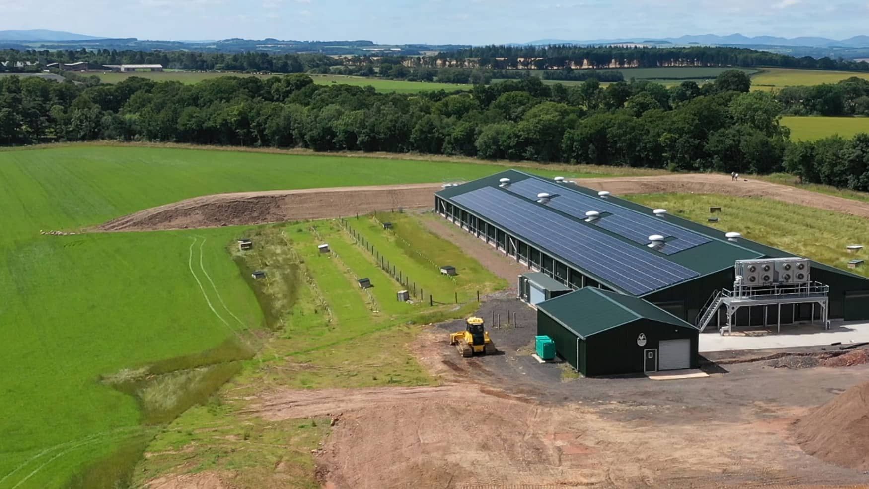 image of farm barn using solar panels